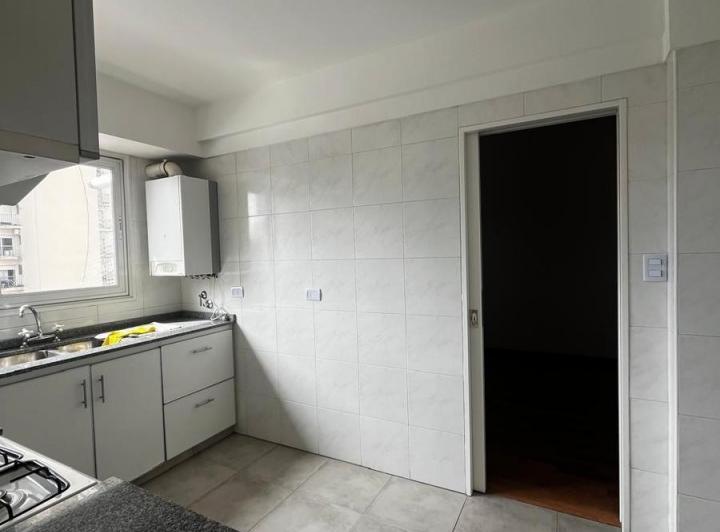 Departamento 2 ambientes en alquiler en Quilmes con cochera 5