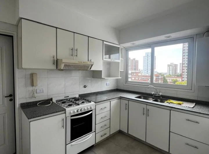 Departamento 2 ambientes en alquiler en Quilmes con cochera 3