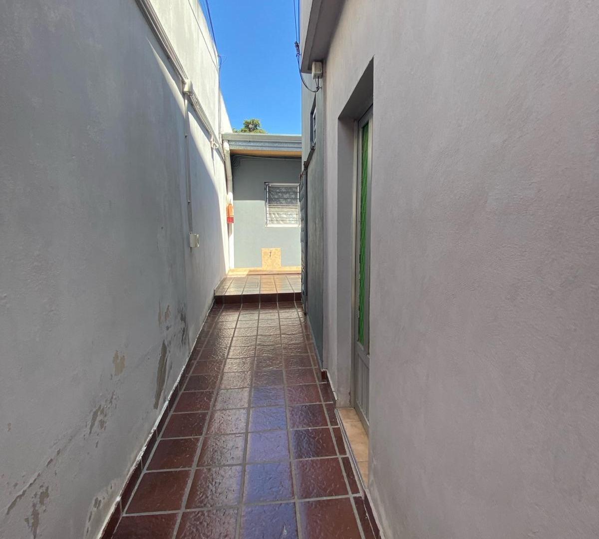 Departamento dos ambientes en Alquiler en Bernal Oeste