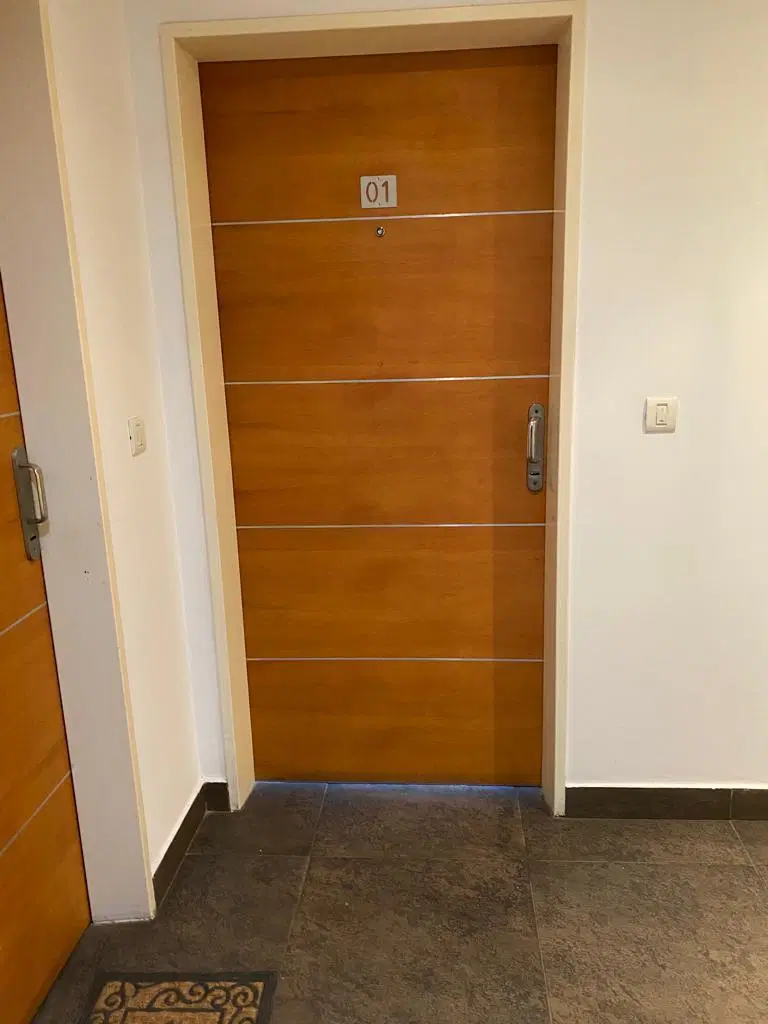 DEPARTAMENTO 2 AMBIENTES EN ALQUILER EN VARELA CENTRO CON COCHERA 1