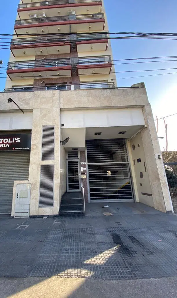 DEPARTAMENTO 2 AMBIENTES EN ALQUILER EN VARELA CENTRO CON COCHERA 2