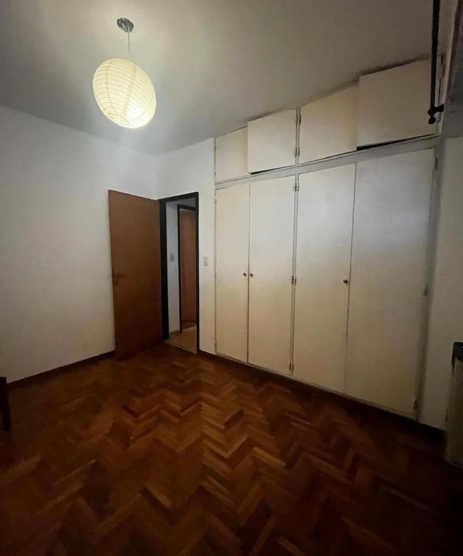 Amplio Departamento, de tres ambientes, en pleno centro de Quilmes en alquiler 8