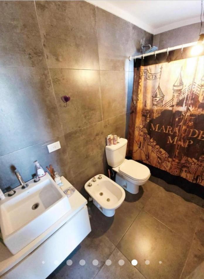 Foto de HERMOSO DEPARTAMENTO 2 AMBIENTES CON COCHERA - EXCELENTE UBICACON, imagen 2