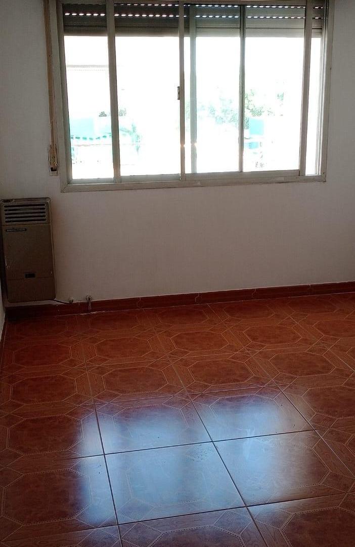 Foto de Departamento 2 ambientes en alquiler en Florencio Varela, imagen 2