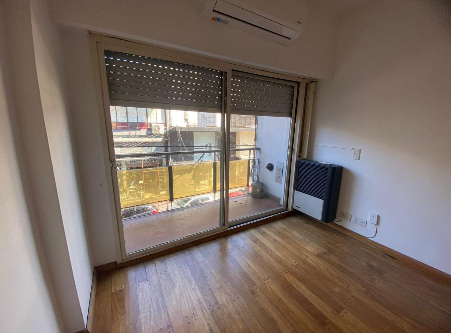 Foto de Departamento tres ambientes en Quilmes Centro con Cochera, imagen 3