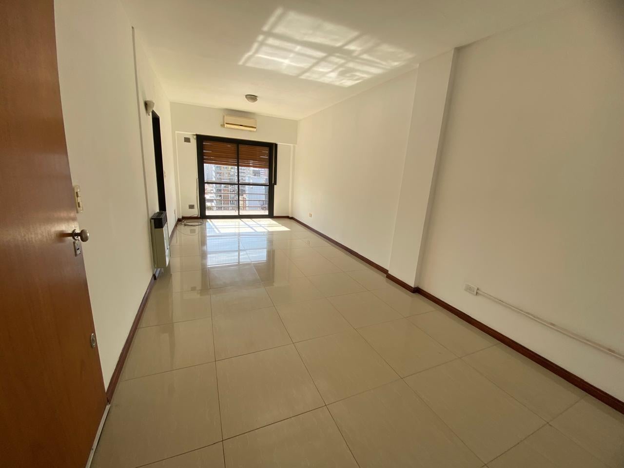 Foto de Departamento 2 ambientes con cochera en Quilmes Centro en alquiler, imagen 5