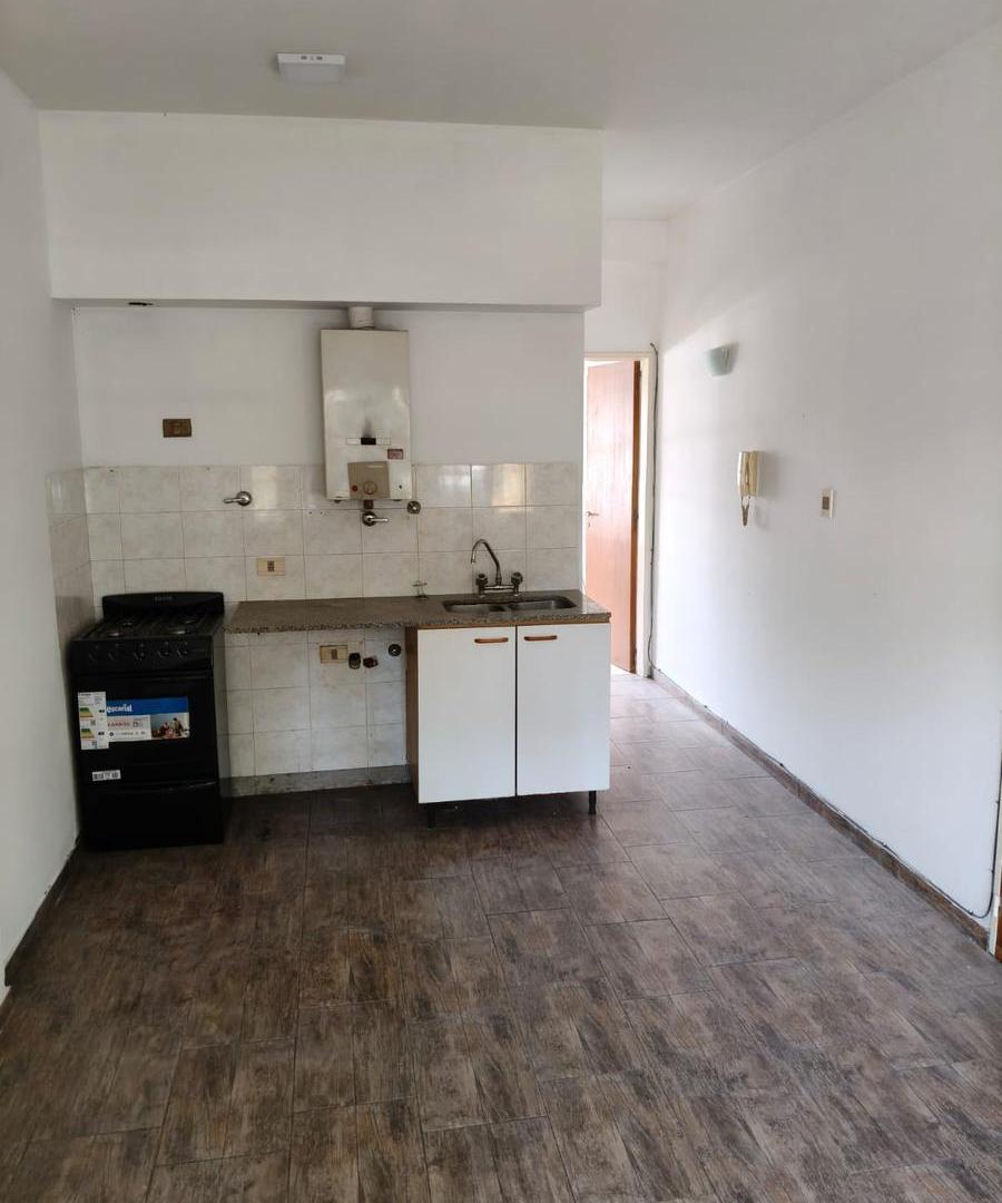 Foto de Departamento en Planta Baja 2 Ambientes con cochera en alquiler en, imagen 1