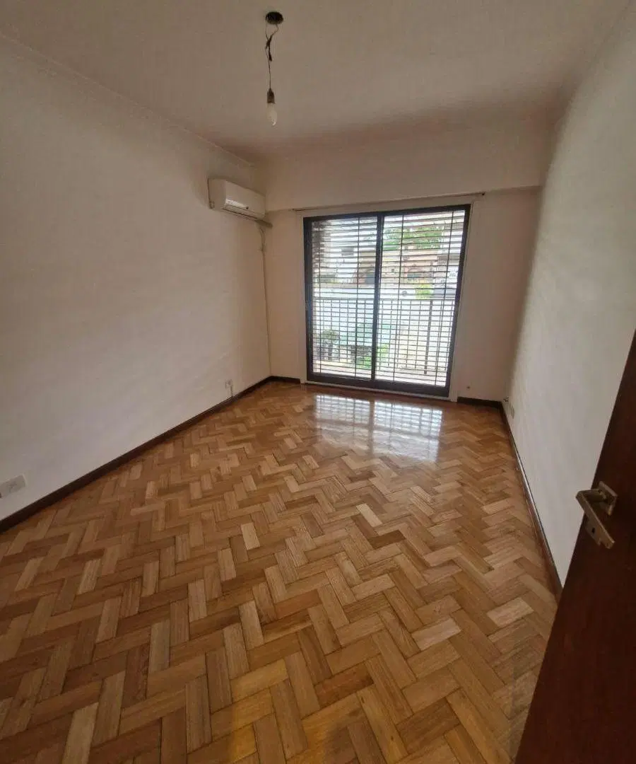 EXCELENTE DEPTO EN PRIMER PISO 3 DORM. BÑO Y TOIL, S/EXPENSAS 2