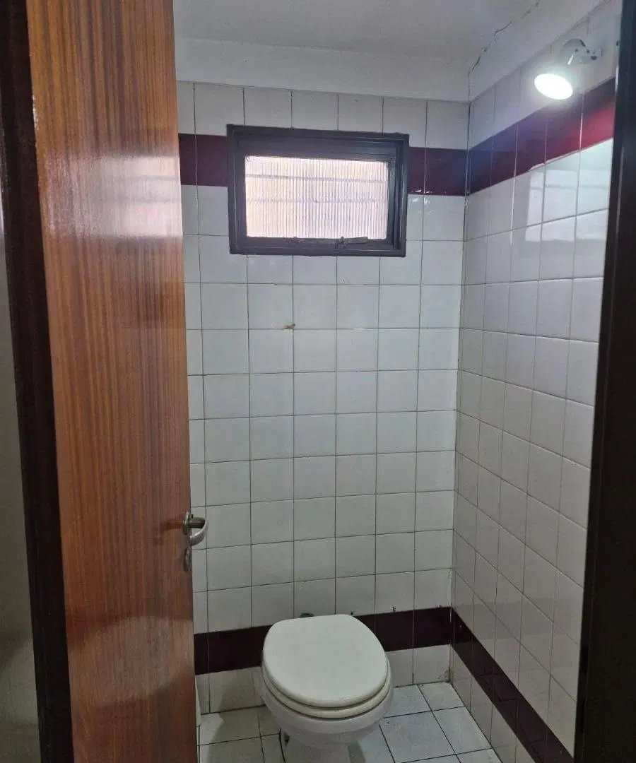 MUY BUENA OFICINA/CONSULTORIO LUMINOSA SIN EXPENSAS 2