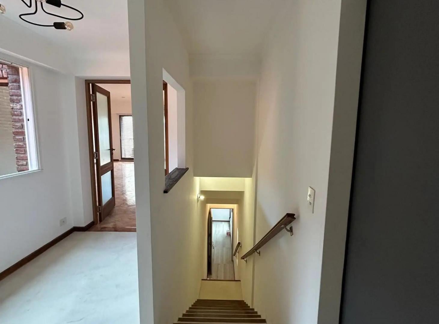 Foto de EXCELENTE PLANTA ALTA 3 DORMITORIOS 2 BAÑOS BALCÓN S/EXPENSAS, imagen 3
