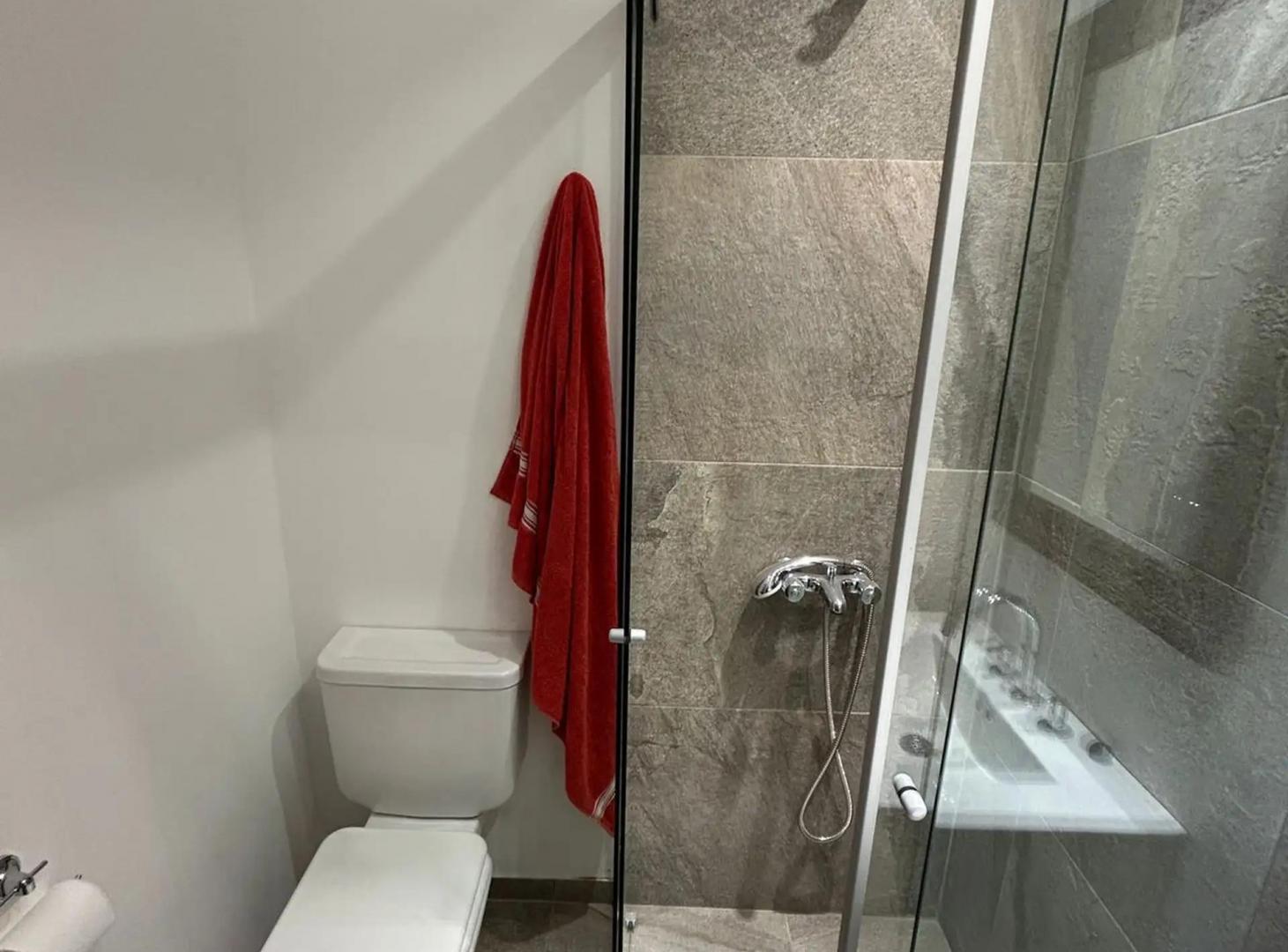Foto de EXCELENTE PLANTA ALTA 3 DORMITORIOS 2 BAÑOS BALCÓN S/EXPENSAS, imagen 2