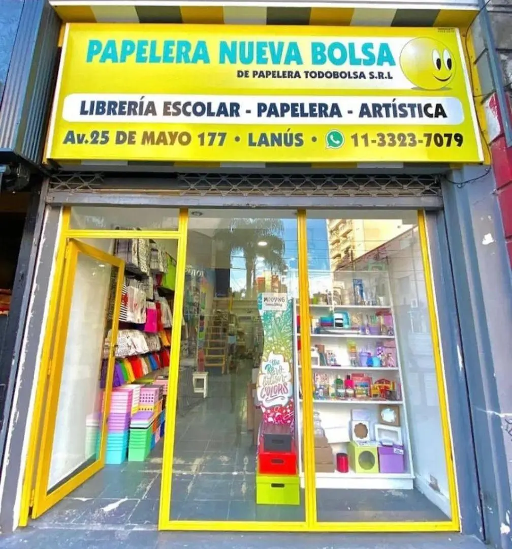 Local comercial en la avenida 25 de mayo, a metros de la estación Lanús. 1