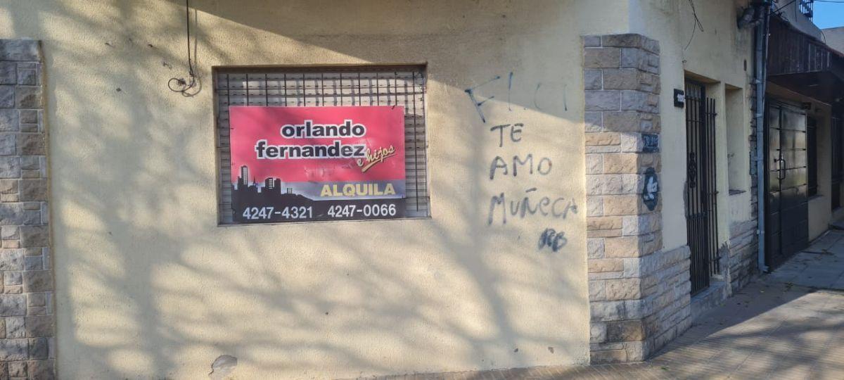 Foto de PH de 50 m² con 2 dormitorios en alquiler en Lanús Oeste, imagen 1