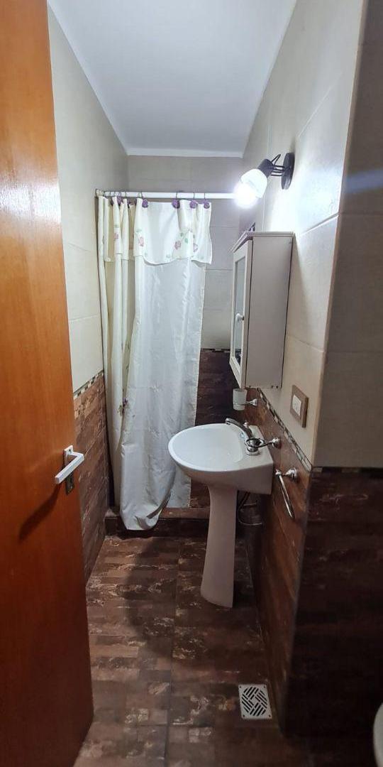 Foto de PH de 35 m² con 2 ambientes en alquiler en Valentín Alsina, imagen 2