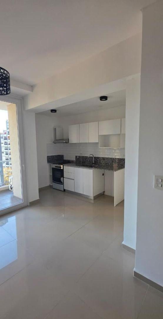 Foto de Departamento de 3 ambientes tipo duplex a metros de la estacion lanus, imagen 3