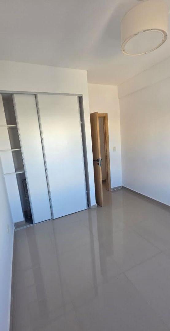 Foto de Departamento de 3 ambientes tipo duplex a metros de la estacion lanus, imagen 2
