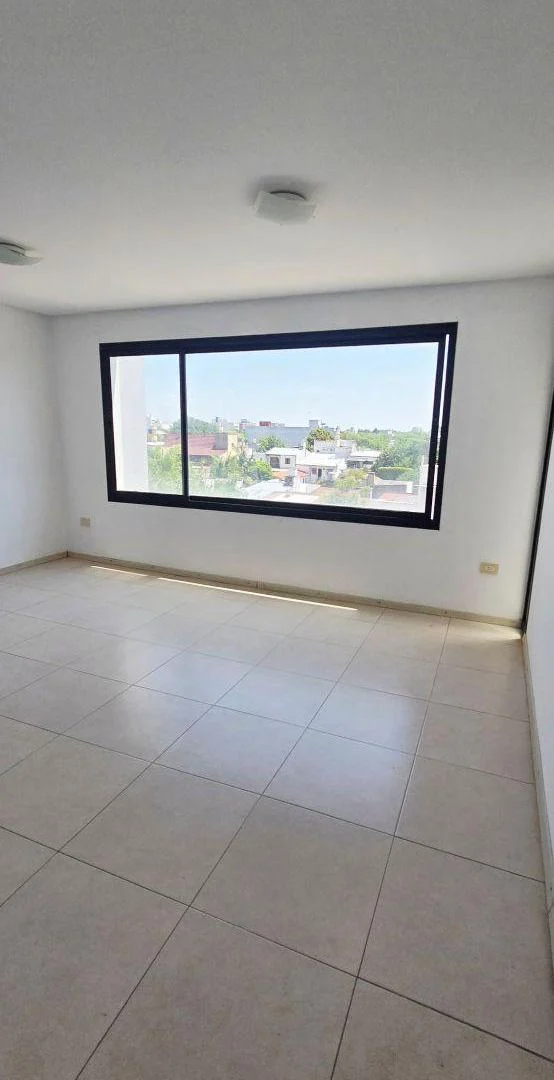 Foto de Alquiler de departamento un dormitorio 38 y 16 . Impecable, imagen 2