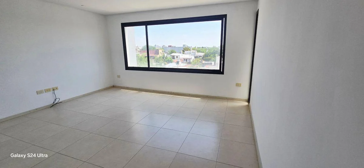 Foto de Alquiler de departamento un dormitorio 38 y 16 . Impecable, imagen 3