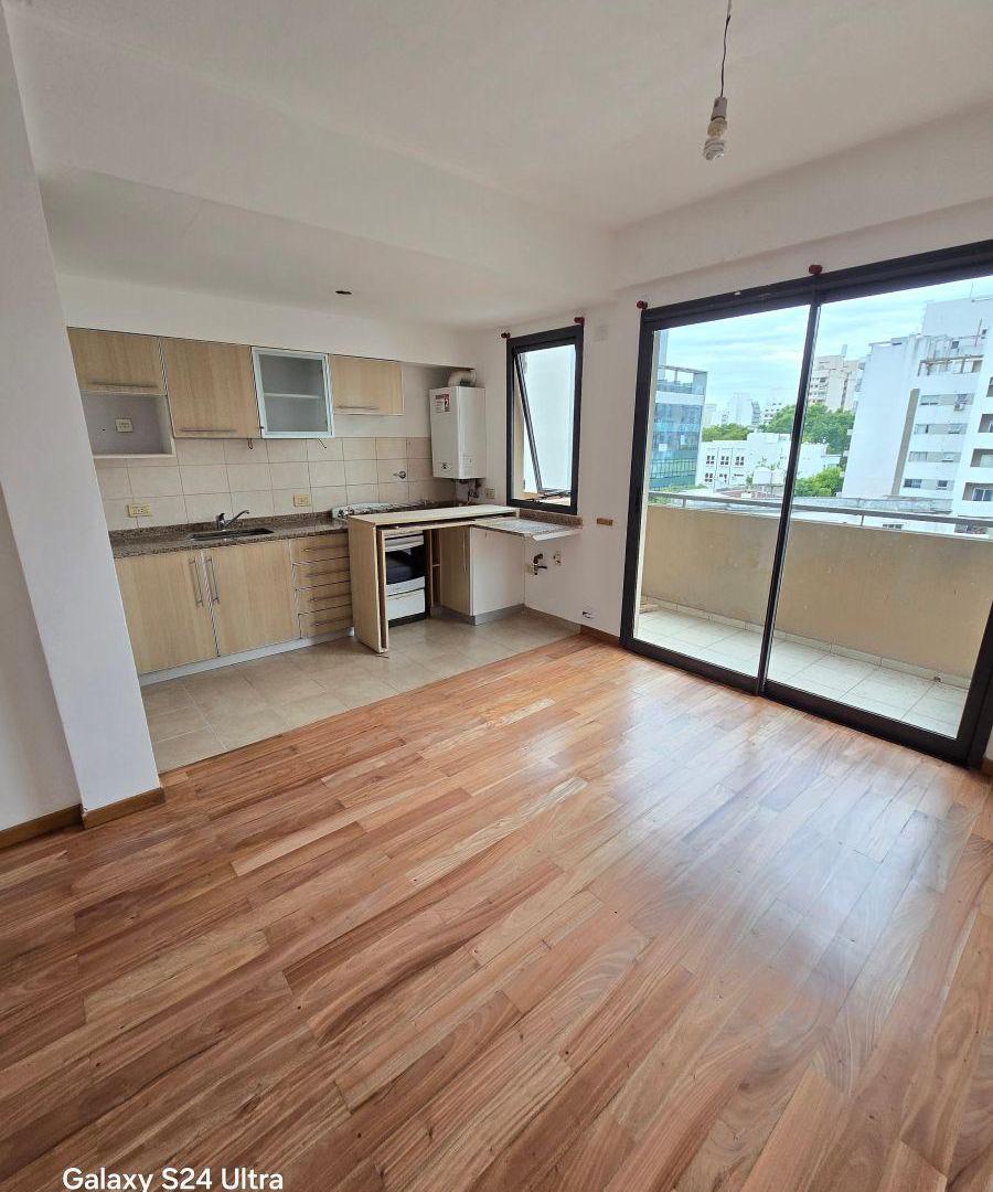Foto de Venta de Departamento en 43 6 y 7. Al frente con balcon y cochera, imagen 1