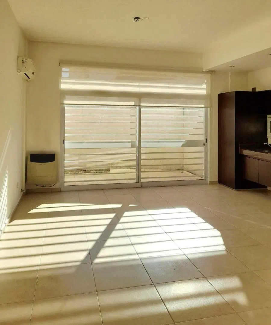 ALQUILER de monoambiente 40 11 y 12 2