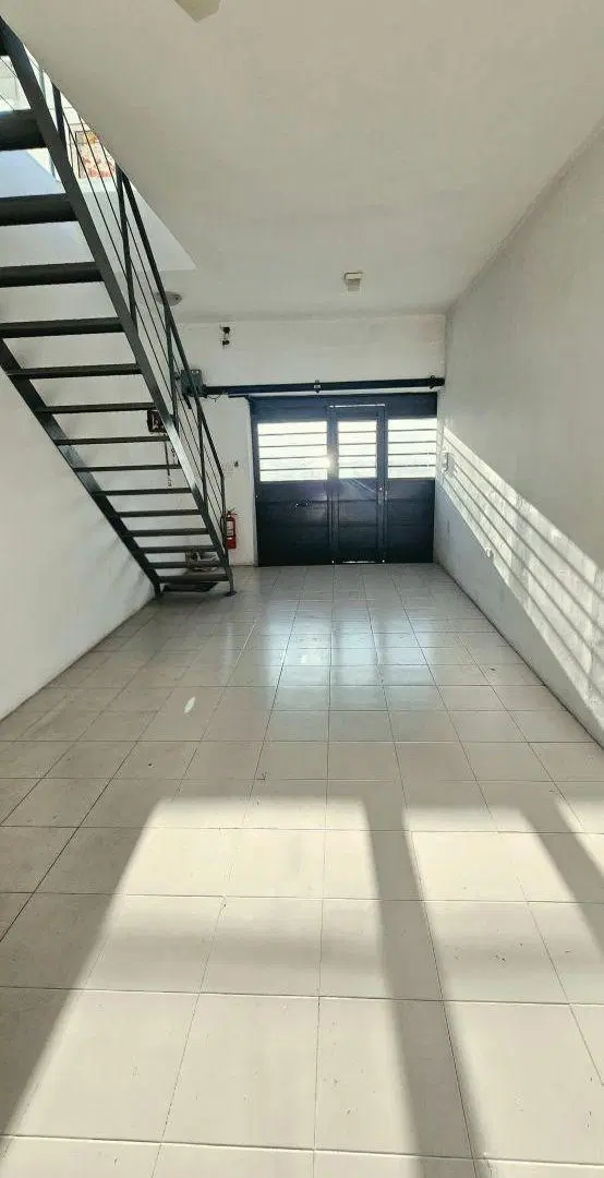 ALQUILER DE CASA COMERCIAL/PROFESIONAL 4