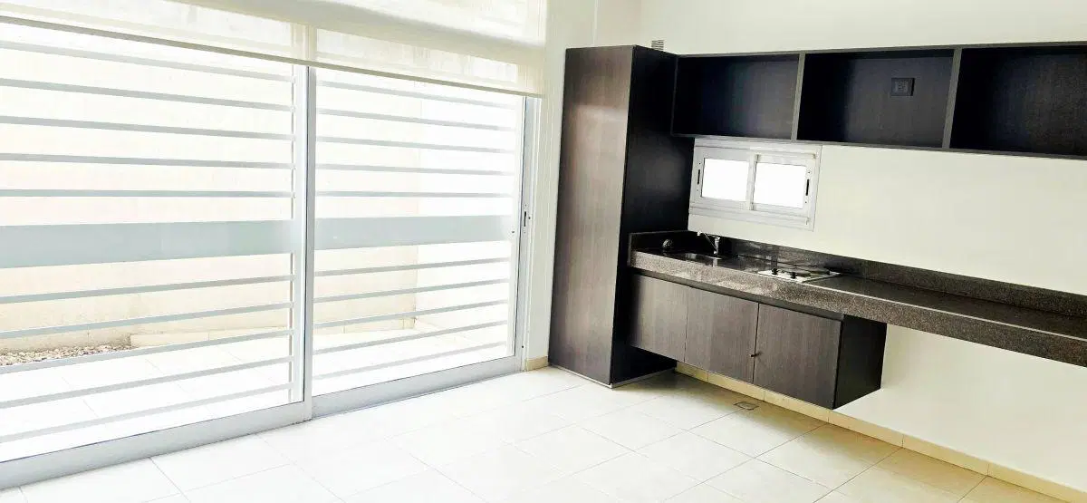 VENTA DE MONOAMBIENTE EN PB con PATIO 40 11 Y 12 4