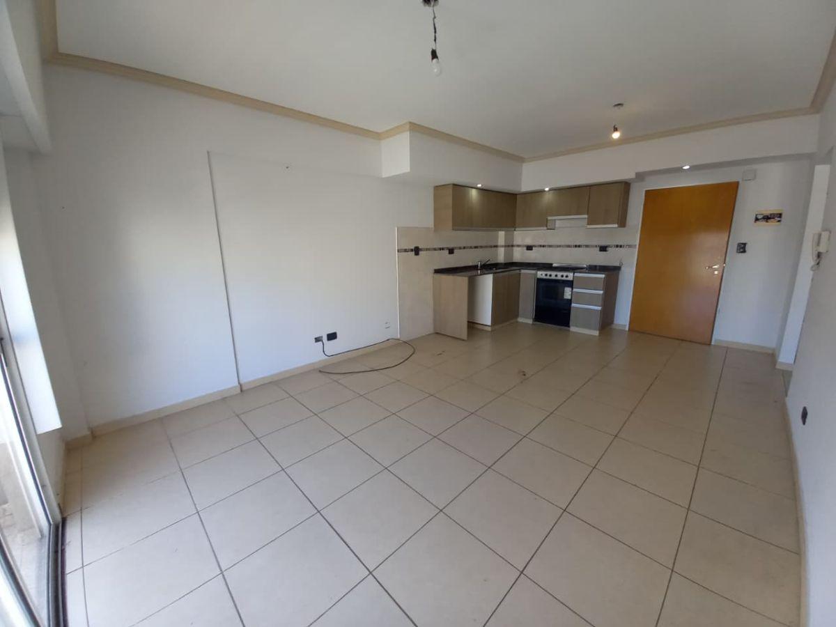 Foto de Venta- Oportunidad - Liniers - 2 amb. cochera y terraza propia, imagen 2