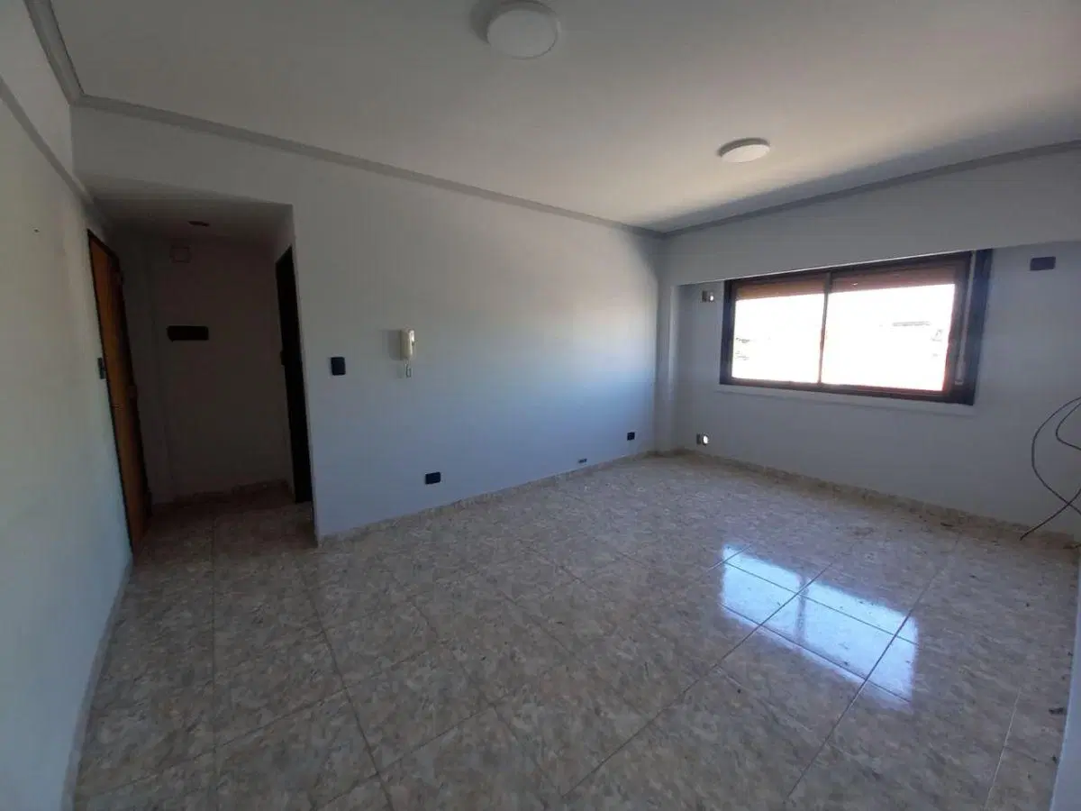 Alquiler Departamento 2 Amb. Al Frente C/ Cochera - Ramos Mejia 5