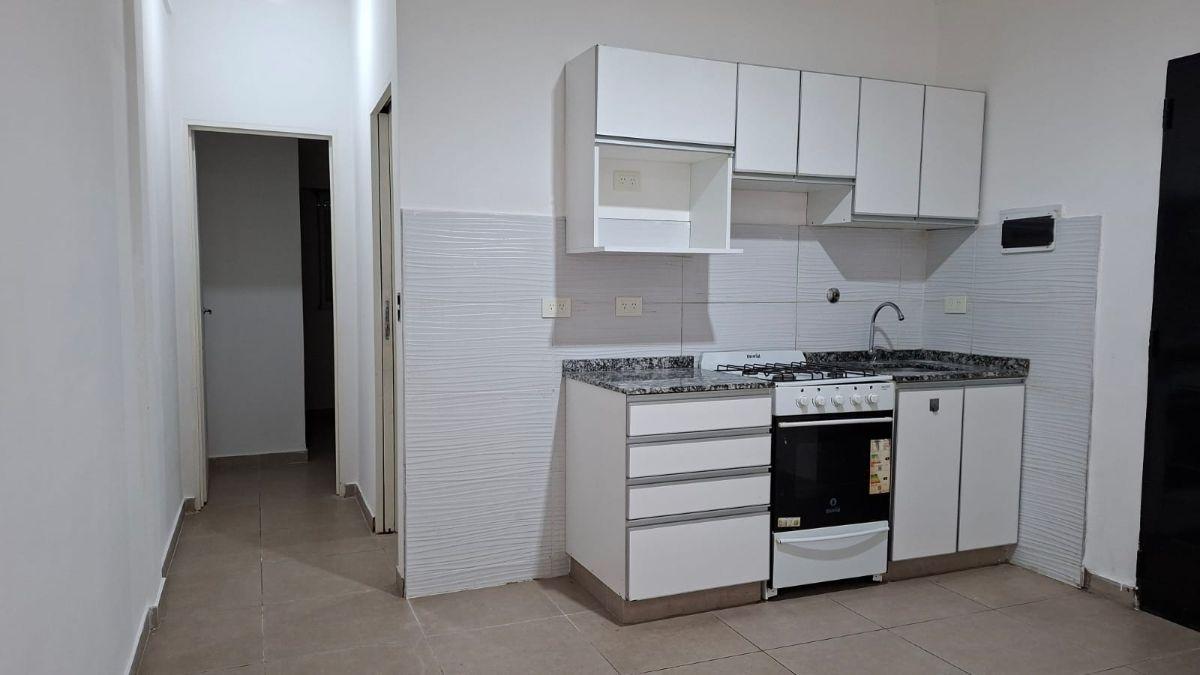Foto de Dpto 2 ambientes con patio al frente. Villa Madero, imagen 2