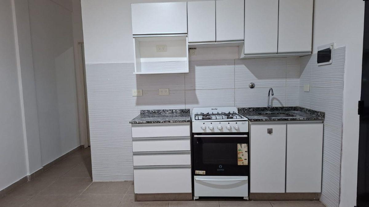 Foto de Dpto 2 ambientes con patio al frente. Villa Madero, imagen 3