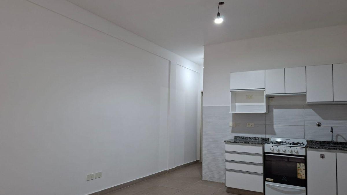 Foto de Dpto 2 ambientes con patio al frente. Villa Madero, imagen 4