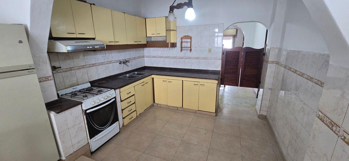 Foto de Alquiler ph 3 ambientes al frente con patio, imagen 2