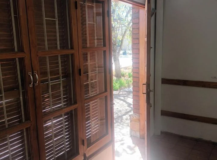 Alquilo local en San Rafael centro 3