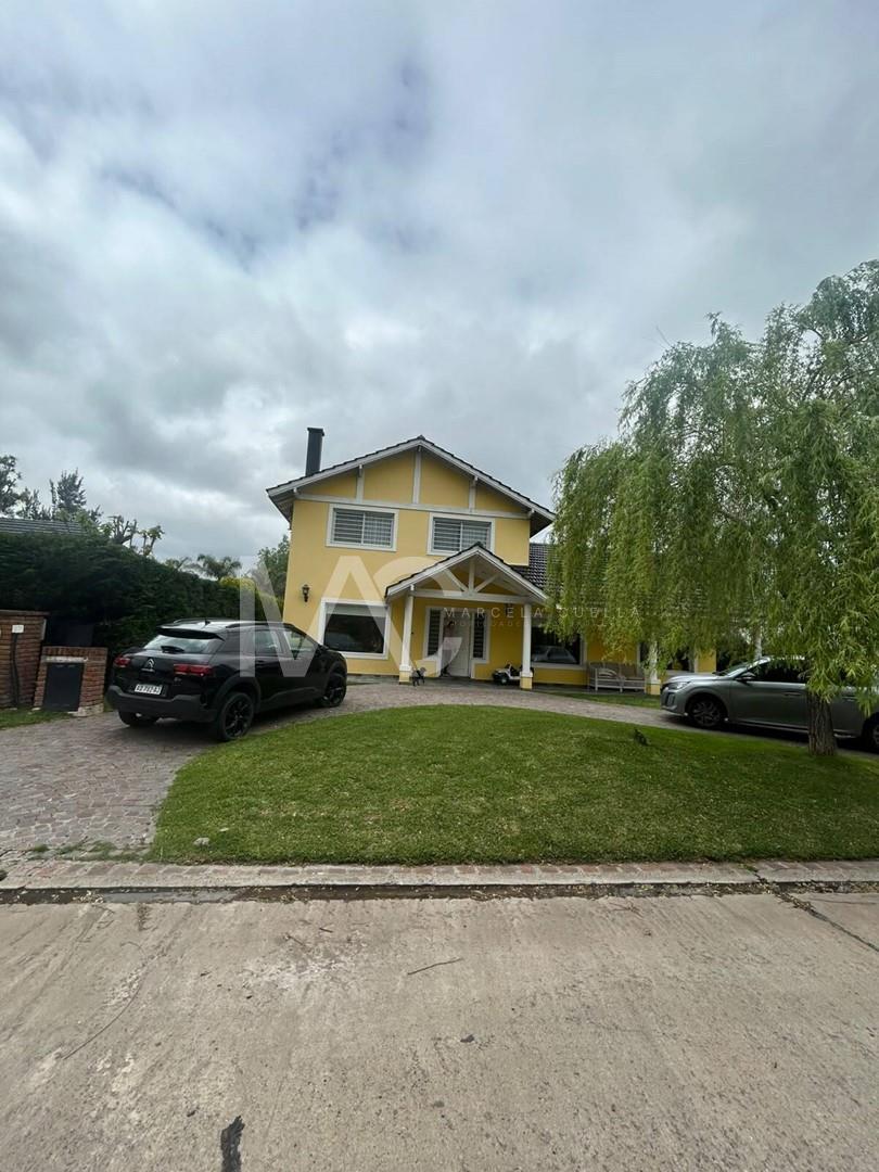 Foto de Casa Chalet en Venta en Moreno, G.B.A. Zona Oeste, Argentina, imagen 2