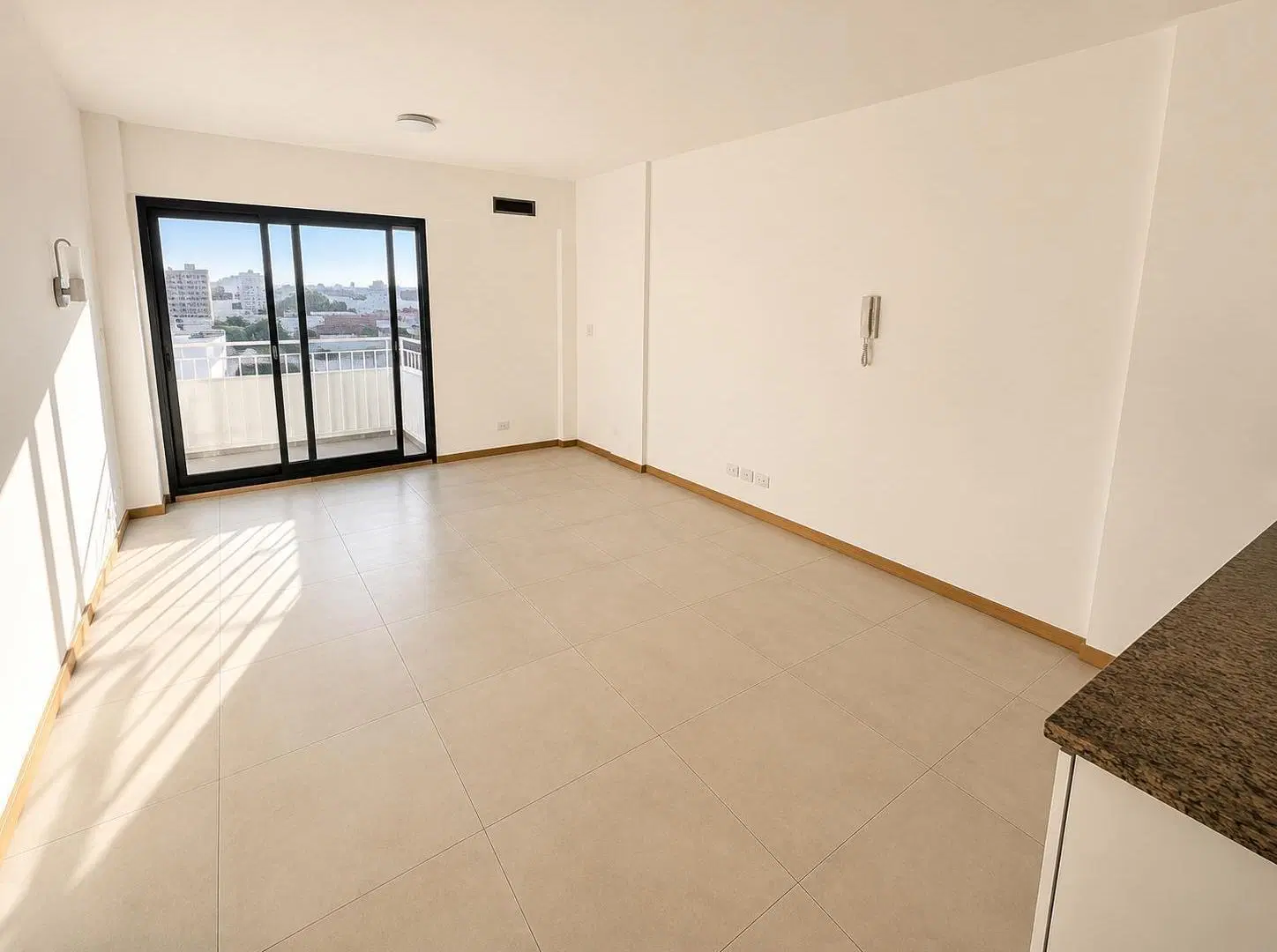 Venta Monoambiente en Luis Agote 5
