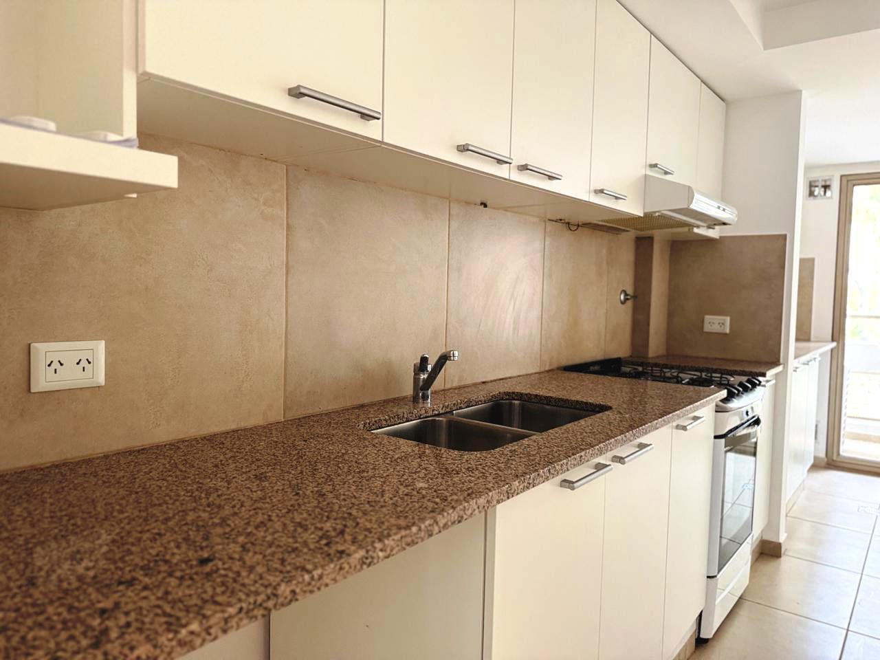 Vendo o Alquilo Departamento Nivel Gerencial 2 dorm (1 suite) cochera y Amenities Centro Neuquen
