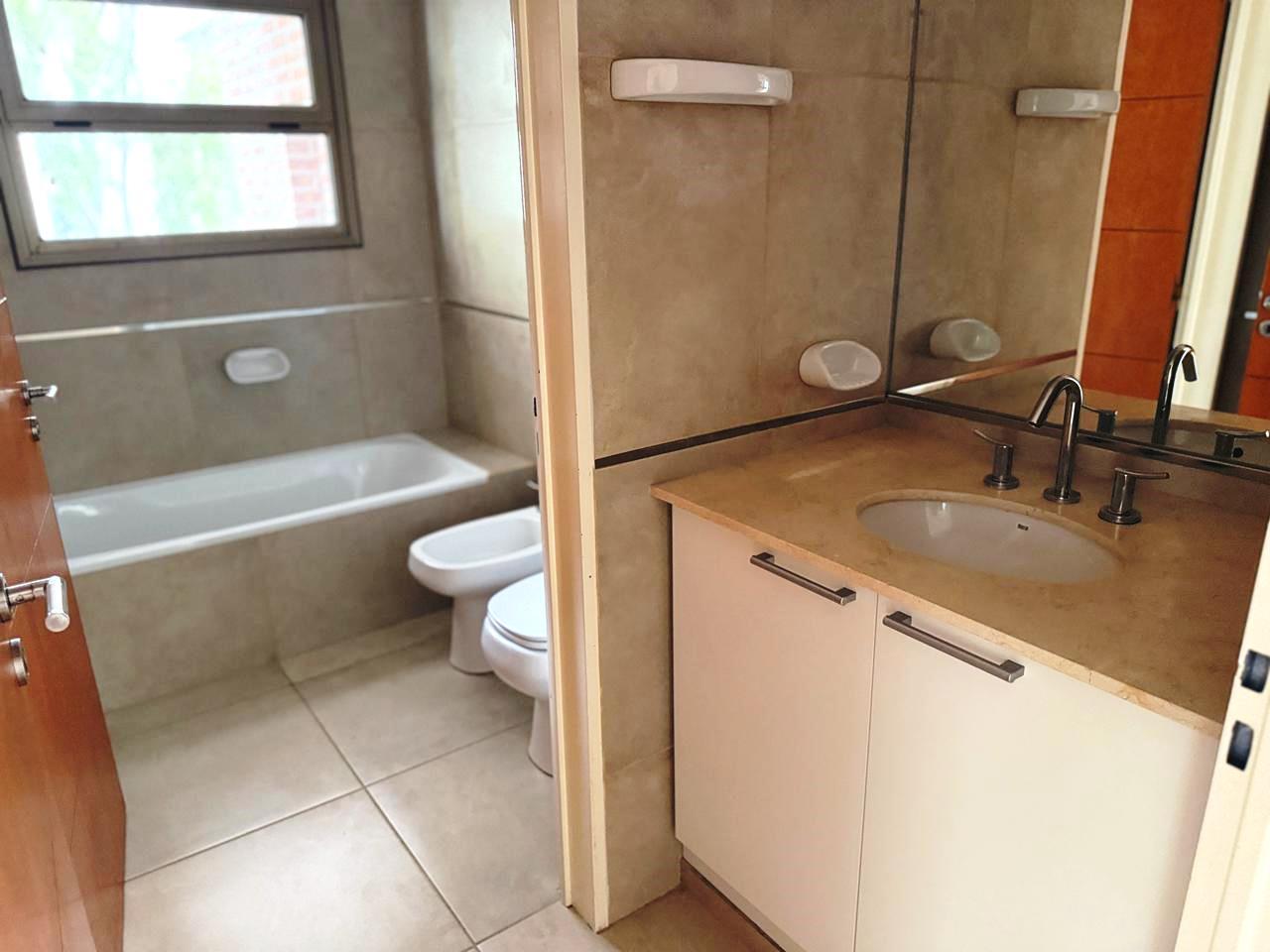Vendo o Alquilo Departamento Nivel Gerencial 2 dorm (1 suite) cochera y Amenities Centro Neuquen