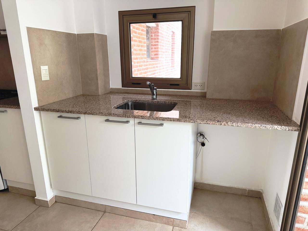 Vendo o Alquilo Departamento Nivel Gerencial 2 dorm (1 suite) cochera y Amenities Centro Neuquen
