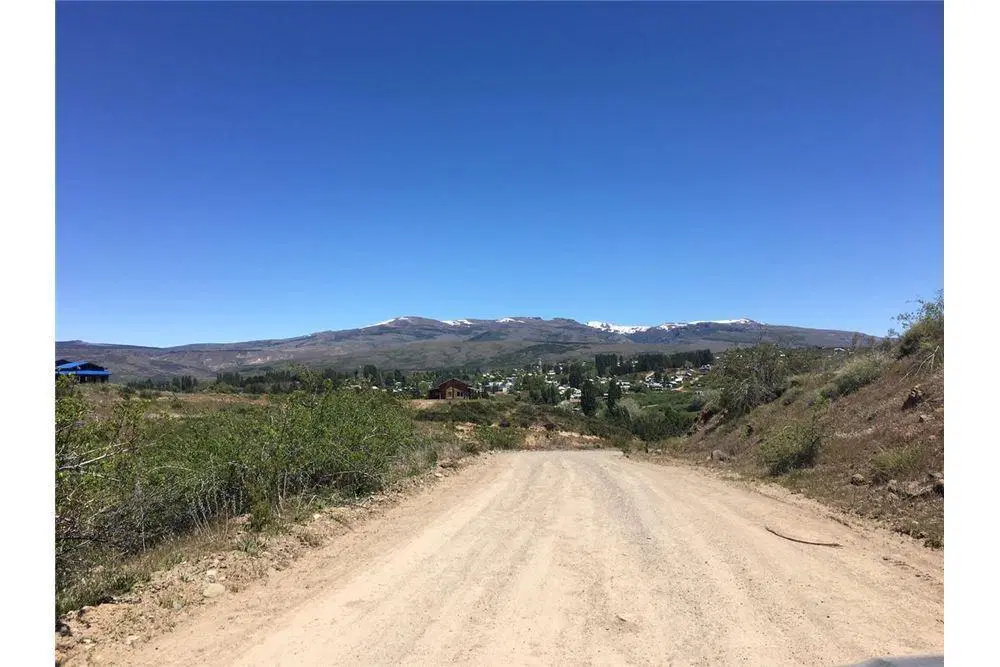 Terreno en venta en la villa Alumine. 2