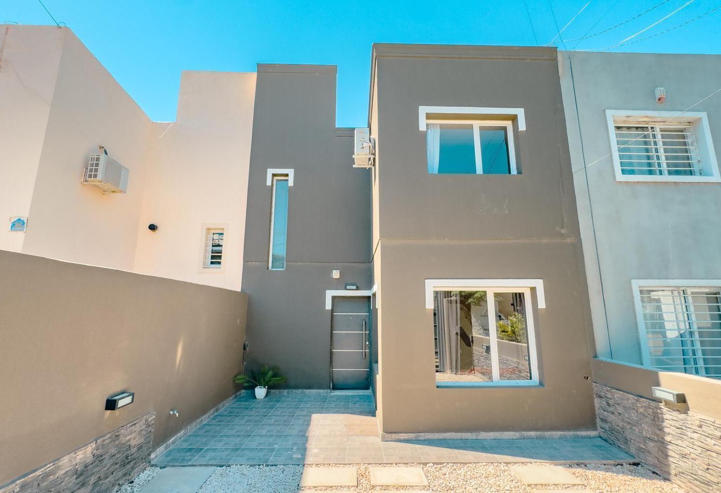 venta de dúplex de 3 dormitorios sobre calle Crease, barrio Villa Senguer