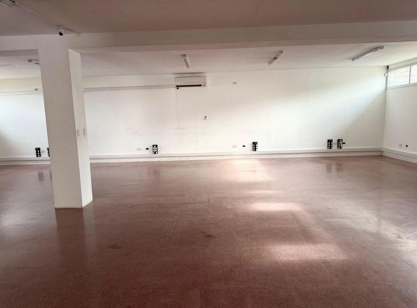 Vendo o Alquilo Oficinas de 700 m2 en Terreno de 1027 m2 apto Edificio en altura B° Gama Neuquén 5