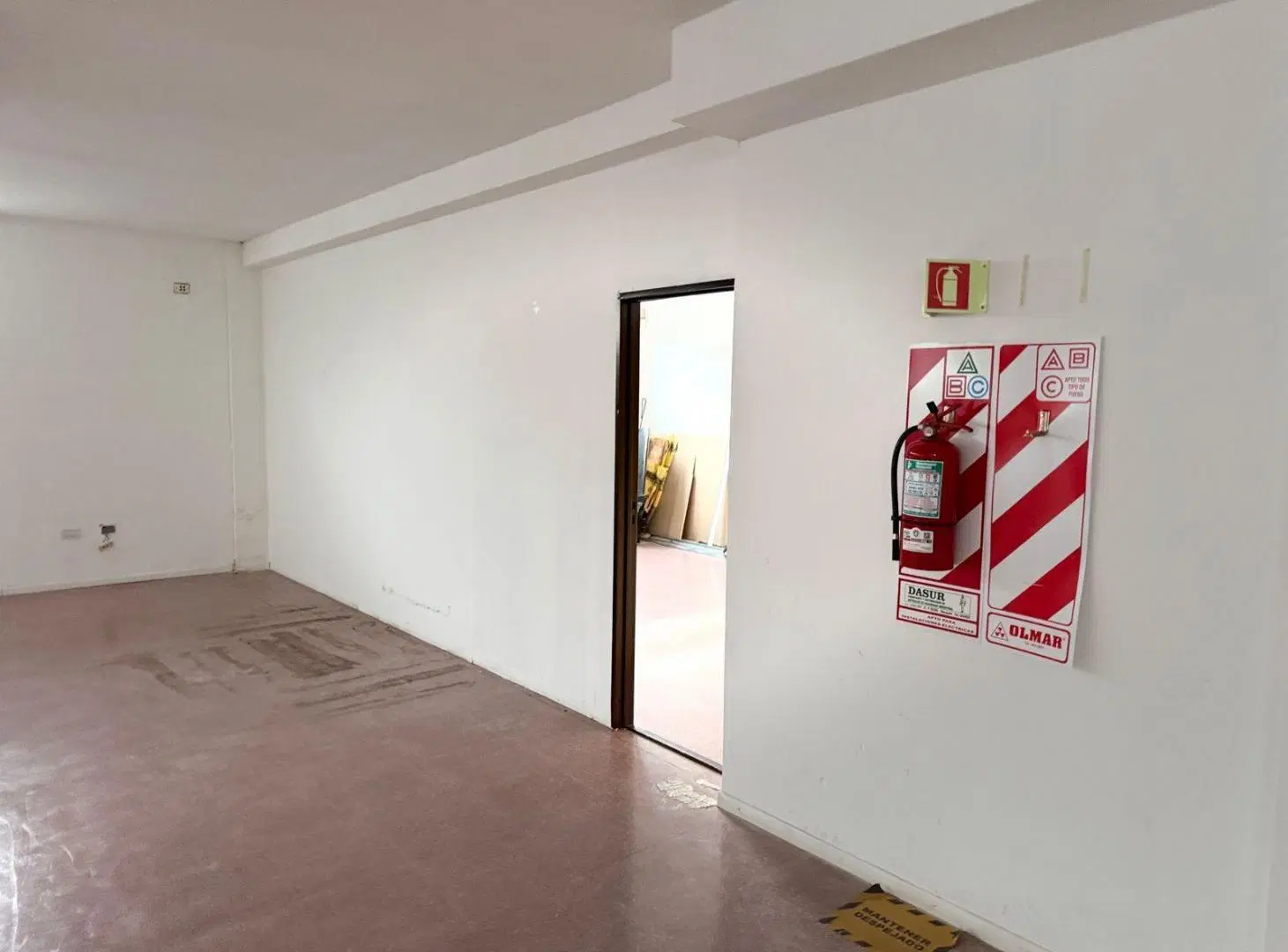 Vendo o Alquilo Oficinas de 700 m2 en Terreno de 1027 m2 apto Edificio en altura B° Gama Neuquén 8