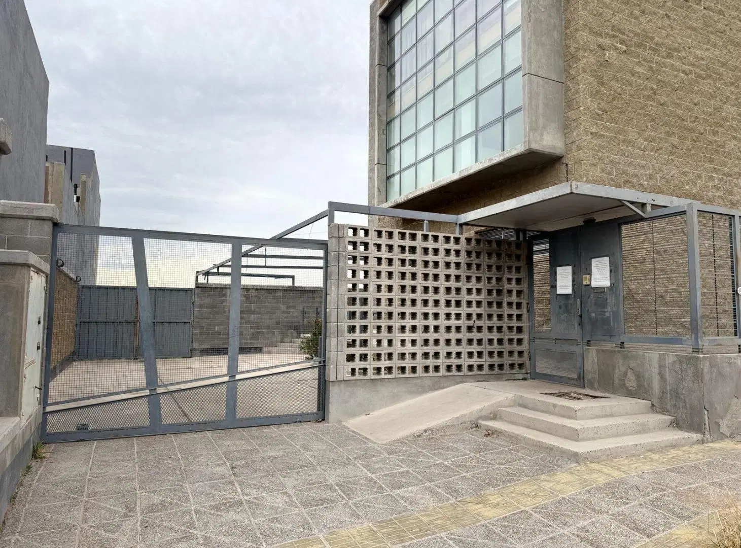 Vendo o Alquilo Oficinas de 700 m2 en Terreno de 1027 m2 apto Edificio en altura B° Gama Neuquén 4