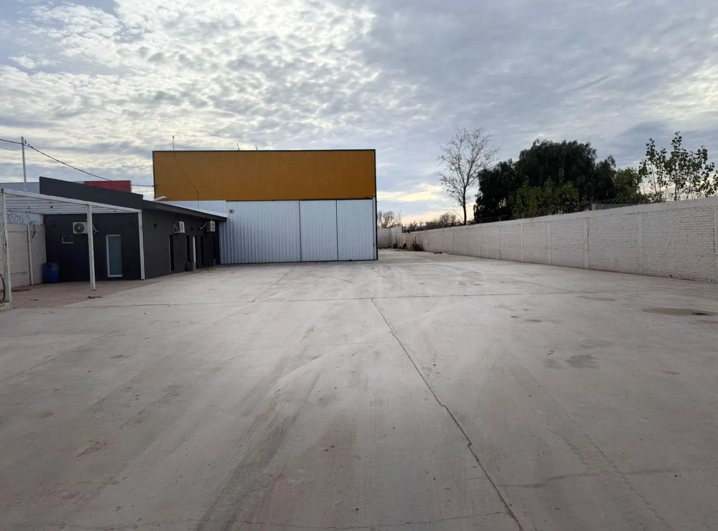 Alquilo Galpon Nave Industrial con Oficinas y predio de maniobras cerrado PIN Neuquén 3