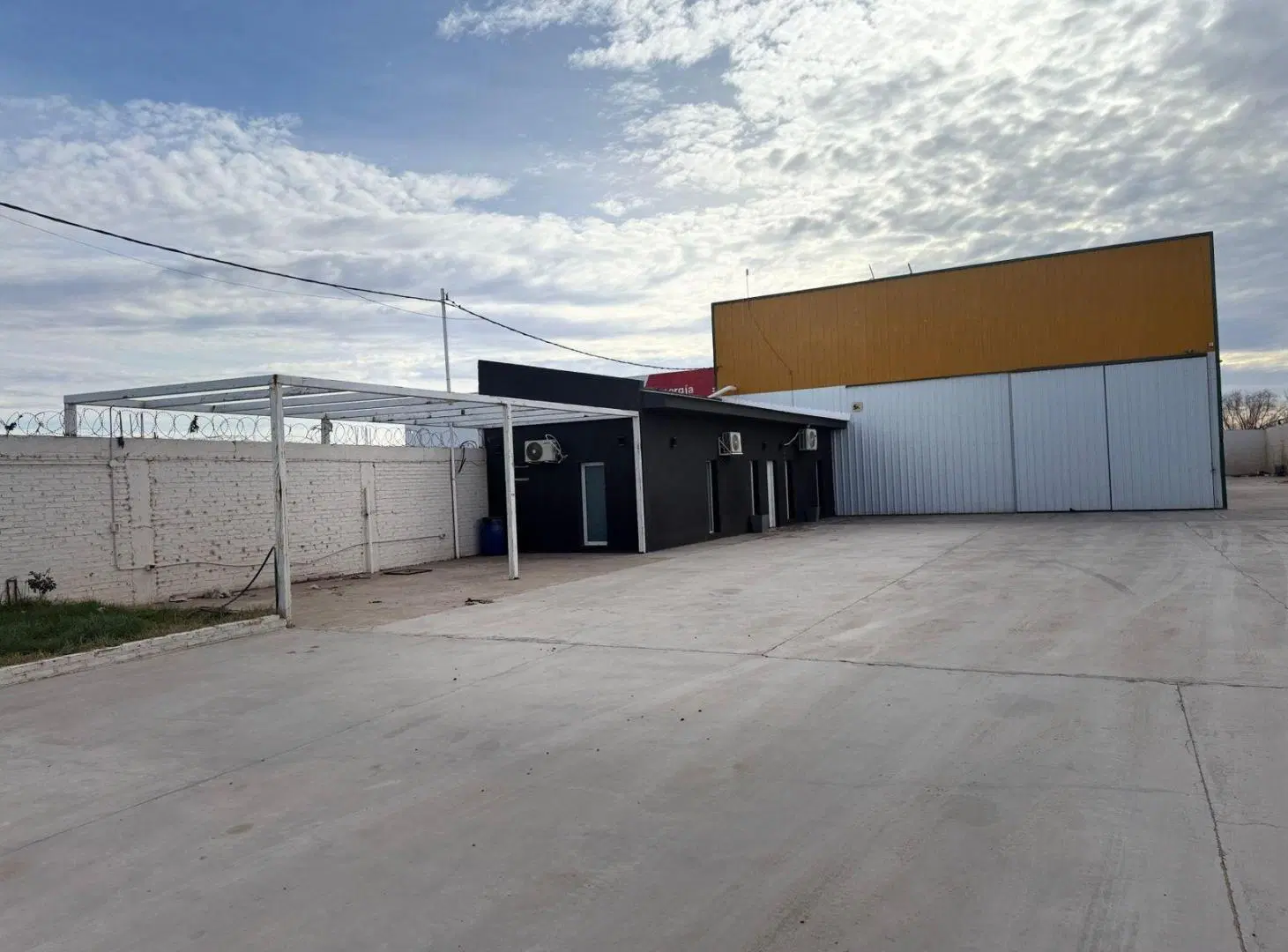 Alquilo Galpon Nave Industrial con Oficinas y predio de maniobras cerrado PIN Neuquén 4