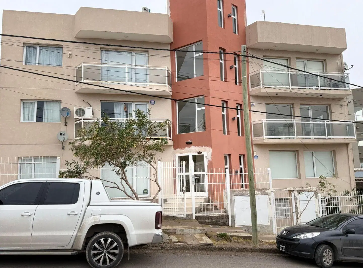 Vendo 2 Departamentos 1 dormitorios con 2 cocheras B° Gama Neuquén 5