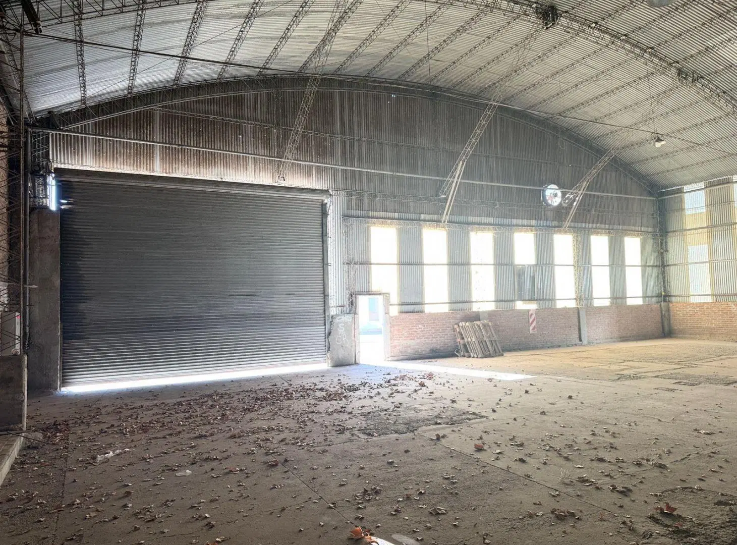 Alquiler Nave Industrial 4000 m2 con oficinas 160 m2 y predio libre de 7000 m2 sobre Ruta 7 Centenar 4