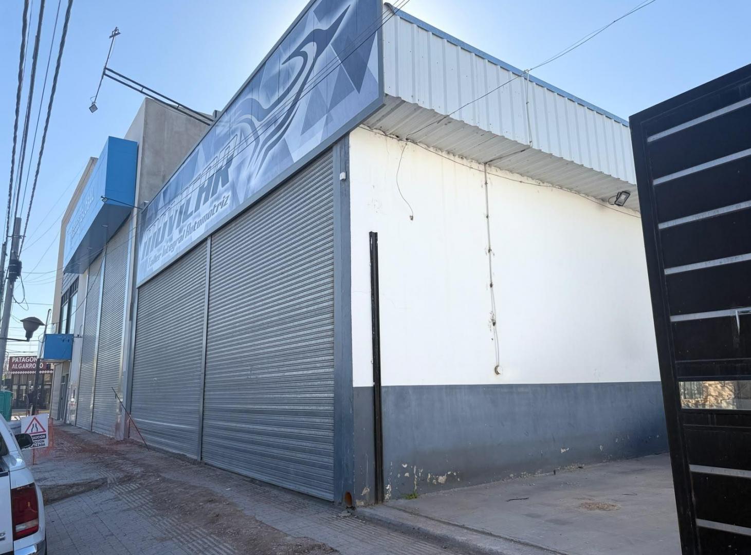 Foto de Alquiler Salon Comercial con patio cocheras Neuquen Capital, imagen 3