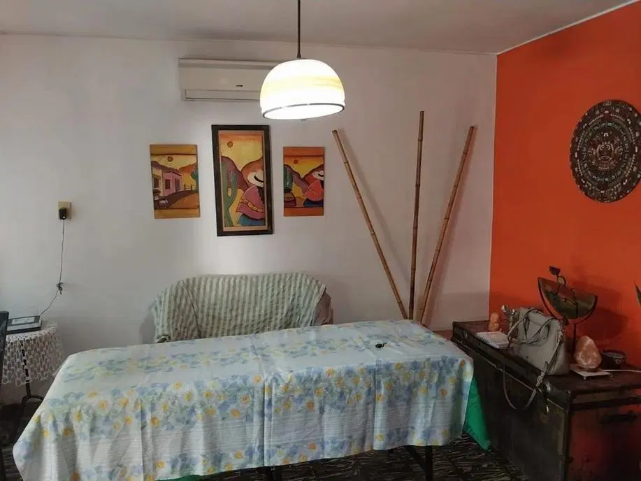 Casa mixta en venta - 2 dormitorios - 4° sección 2