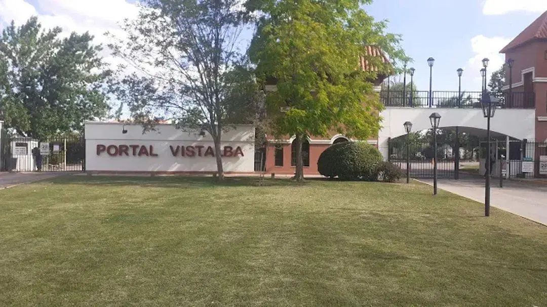 VENTA LOTE DE 1.215 M2 B° PORTAL DE VISTALBA 3
